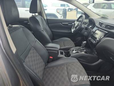2022 Nissan Rogue Sport SV - zdjęcie 8 z 35 - miniatura