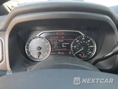 2023 Nissan TITAN SV Crew Cab Short Bed - zdjęcie 12 z 39 - miniatura