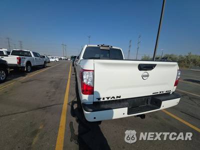 2023 Nissan TITAN SV Crew Cab Short Bed - zdjęcie 6 z 39 - miniatura
