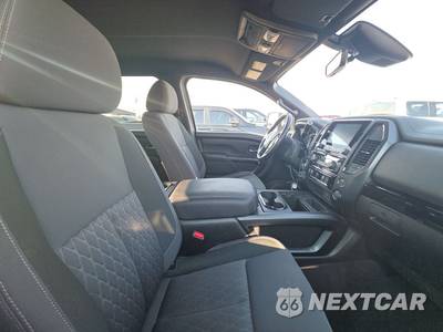 2023 Nissan TITAN SV Crew Cab Short Bed - zdjęcie 8 z 39 - miniatura