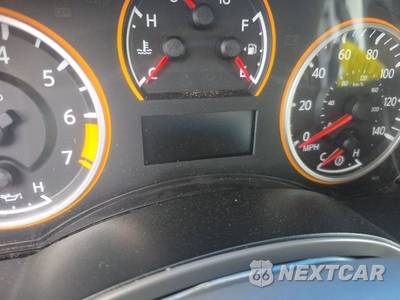 2014 Nissan TITAN SV Crew Cab Short Bed - zdjęcie 12 z 44 - miniatura