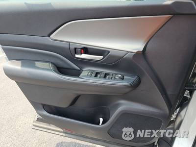 2025 Toyota Grand Highlander XLE - zdjęcie 9 z 35 - miniatura