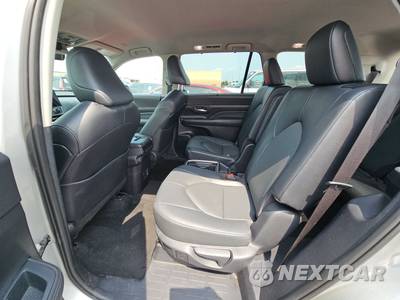 2025 Toyota Grand Highlander XLE - zdjęcie 13 z 35 - miniatura