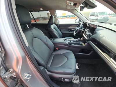 2025 Toyota Grand Highlander XLE - zdjęcie 8 z 35 - miniatura