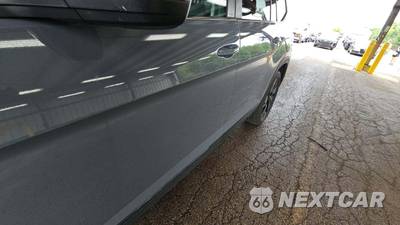 2025 Volkswagen Atlas 2.0T SE w/Technology - zdjęcie 24 z 32 - miniatura