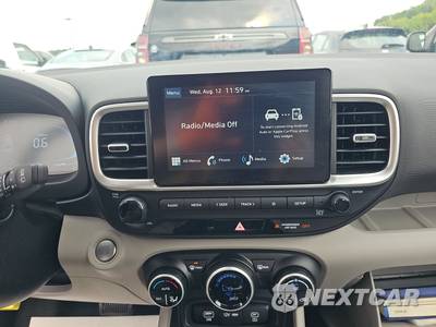 2025 Hyundai Venue SEL - zdjęcie 11 z 25 - miniatura
