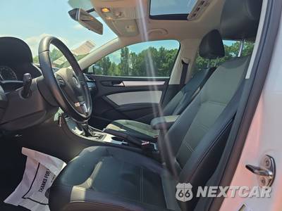 2013 Volkswagen Passat 2.5L SE w/Sunroof & Navigation - zdjęcie 7 z 48 - miniatura