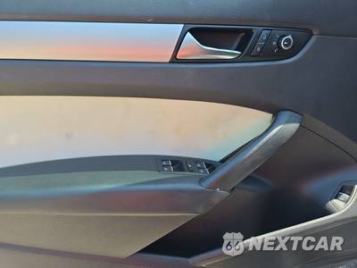 2013 Volkswagen Passat 2.5L SE w/Sunroof & Navigation - zdjęcie 9 z 48 - miniatura