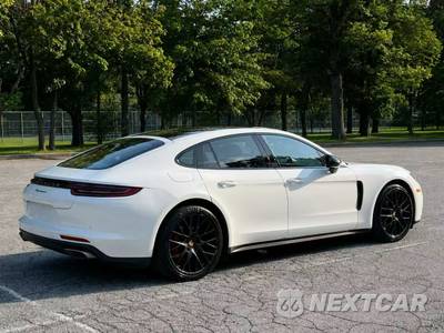 2017 Porsche Panamera 4 - zdjęcie 4 z 9 - miniatura