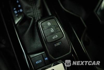 2025 Toyota Camry XSE - zdjęcie 24 z 31 - miniatura