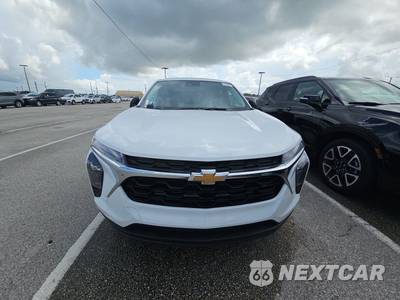2026 Chevrolet Trax LS - zdjęcie 2 z 22 - miniatura