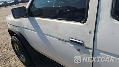 1995 Nissan Truck SE Extended Cab Long Bed - zdjęcie 27 z 47 - miniatura