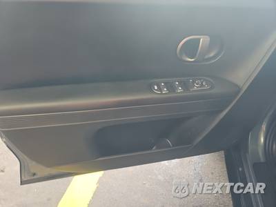 2025 Hyundai IONIQ 5 SE Standard Range - zdjęcie 9 z 23 - miniatura