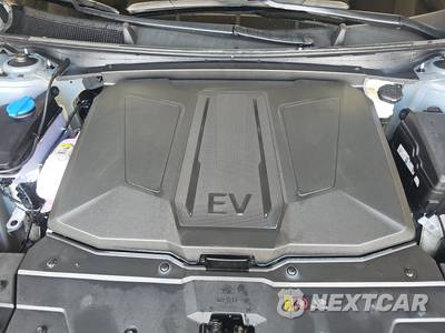 2025 Hyundai IONIQ 5 SE Standard Range - zdjęcie 16 z 23 - miniatura