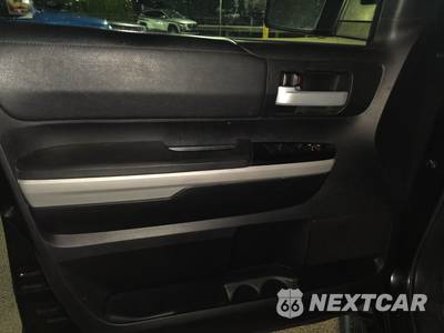 2019 Toyota Tundra SR5 Crew Cab Short Bed - zdjęcie 9 z 20 - miniatura