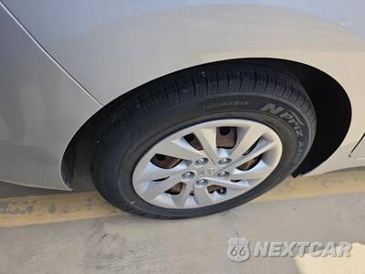 2019 Hyundai Elantra SE Sedan - zdjęcie 10 z 23 - miniatura