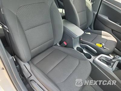 2019 Hyundai Elantra SE Sedan - zdjęcie 22 z 23 - miniatura