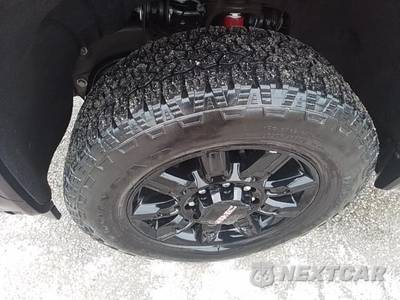2025 GMC Sierra 2500HD AT4 Crew Cab Medium Bed 4SB - zdjęcie 9 z 13 - miniatura