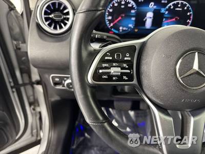 2022 Mercedes-Benz GLB 250 4MATIC - zdjęcie 12 z 37 - miniatura