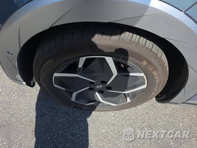 2024 Hyundai IONIQ 5 Limited - zdjęcie 17 z 32 - miniatura