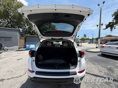 2017 Hyundai Tucson SE Plus - zdjęcie 20 z 25 - miniatura