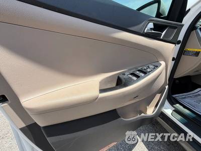 2017 Hyundai Tucson SE Plus - zdjęcie 15 z 25 - miniatura