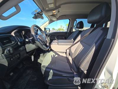 2020 Nissan TITAN S Crew Cab Short Bed - zdjęcie 7 z 25 - miniatura