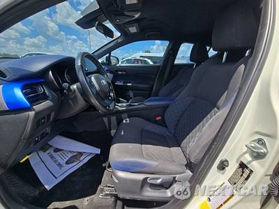 2020 Toyota C-HR XLE - zdjęcie 7 z 23 - miniatura