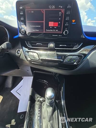 2020 Toyota C-HR XLE - zdjęcie 11 z 23 - miniatura