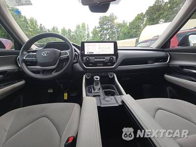 2025 Toyota Grand Highlander LE - zdjęcie 11 z 37 - miniatura