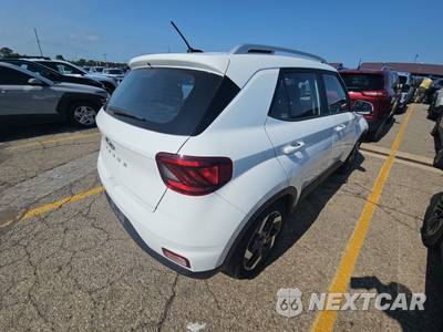2025 Hyundai Venue SEL - zdjęcie 4 z 23 - miniatura