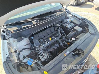 2025 Hyundai Venue SEL - zdjęcie 14 z 23 - miniatura