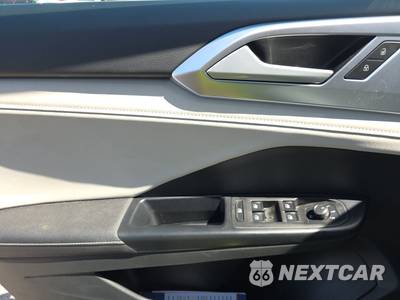 2025 Volkswagen Taos SE - zdjęcie 9 z 26 - miniatura