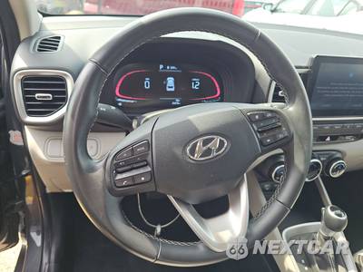 2025 Hyundai Venue SEL - zdjęcie 10 z 30 - miniatura