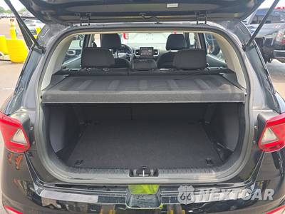 2025 Hyundai Venue SEL - zdjęcie 16 z 27 - miniatura