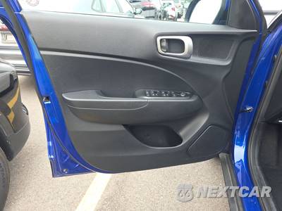2025 Hyundai Venue SEL - zdjęcie 9 z 23 - miniatura