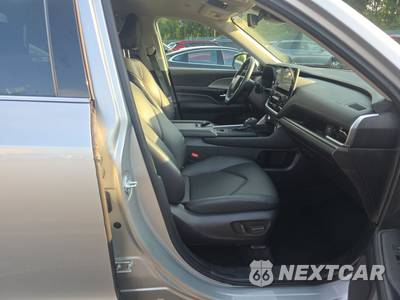 2025 Toyota Grand Highlander XLE - zdjęcie 8 z 29 - miniatura