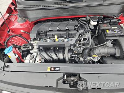 2025 Hyundai Venue SEL - zdjęcie 15 z 22 - miniatura