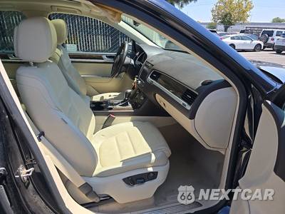2013 Volkswagen Touareg Hybrid - zdjęcie 8 z 55 - miniatura