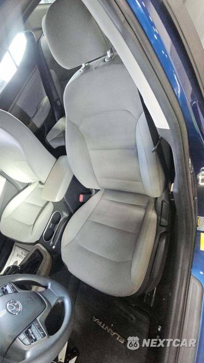 2017 Hyundai Elantra SE Sedan - zdjęcie 35 z 43 - miniatura