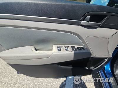 2017 Hyundai Elantra SE Sedan - zdjęcie 9 z 43 - miniatura