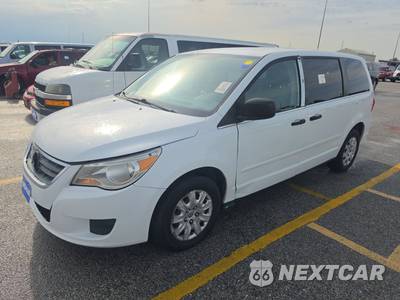 2014 Volkswagen Routan S 121.2" WB