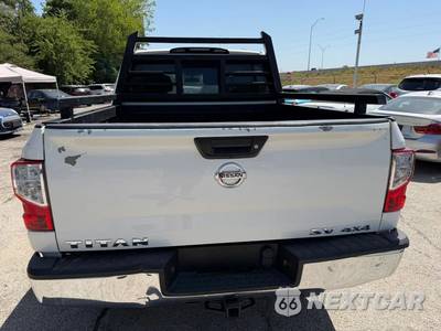 2018 Nissan TITAN SV Crew Cab Short Bed - zdjęcie 6 z 14 - miniatura