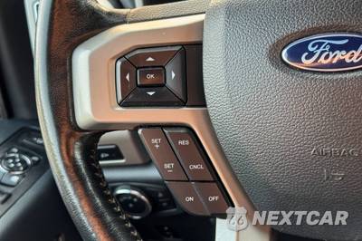2022 Ford Super Duty F-350 Lariat Crew Cab Medium Bed - zdjęcie 29 z 45 - miniatura