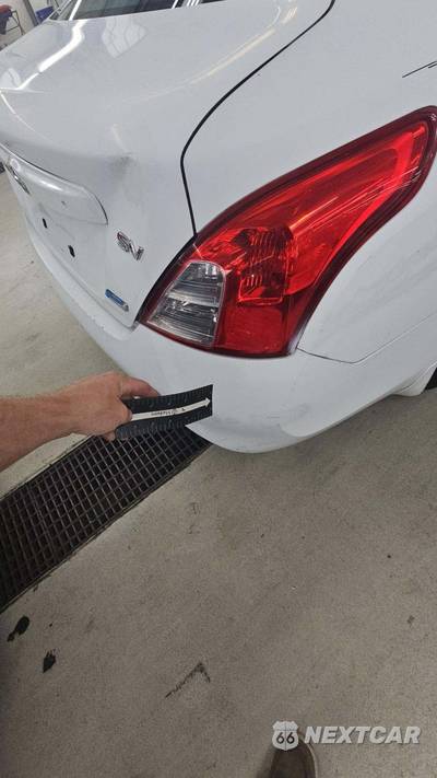 2012 Nissan Versa 1.6 SV Sedan - zdjęcie 28 z 37 - miniatura