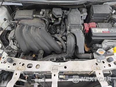 2012 Nissan Versa 1.6 SV Sedan - zdjęcie 15 z 37 - miniatura