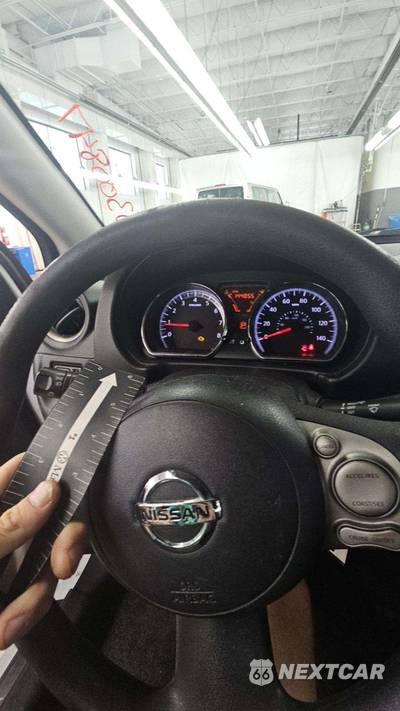 2012 Nissan Versa 1.6 SV Sedan - zdjęcie 32 z 37 - miniatura
