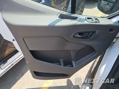 2025 Ford Transit 250 Cargo Van Low Roof 130.0" WB - zdjęcie 9 z 40 - miniatura