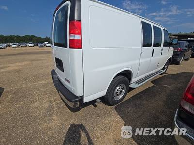 2025 GMC Savana 2500 Cargo Van 1WT 135.0" WB - zdjęcie 4 z 28 - miniatura