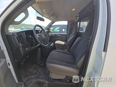 2025 GMC Savana 2500 Cargo Van 1WT 135.0" WB - zdjęcie 7 z 28 - miniatura